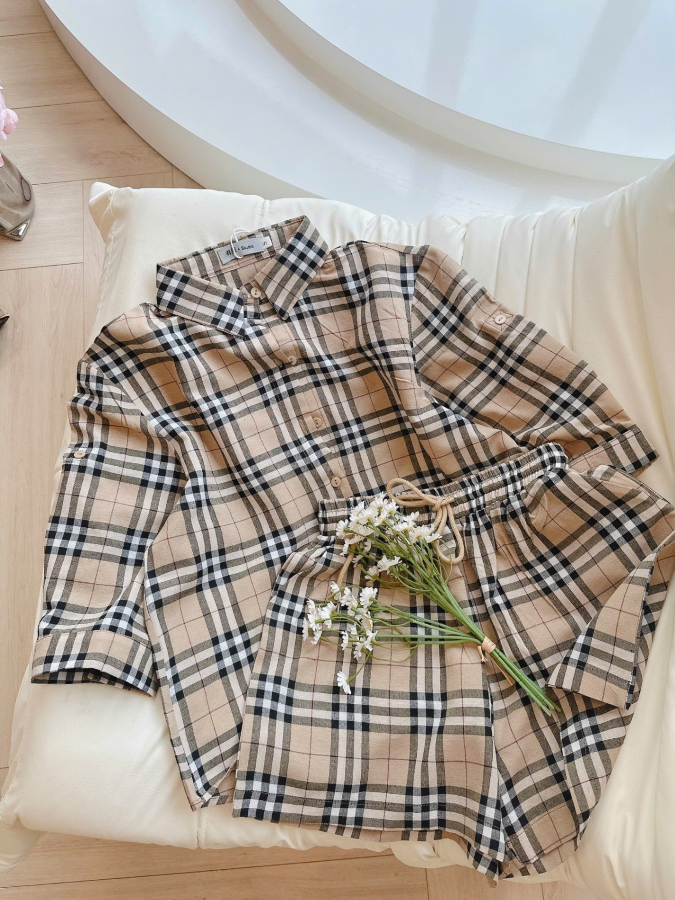 Y4671-SET ĐÙI NỮ ÁO SƠ MI BBR TAY KHUY