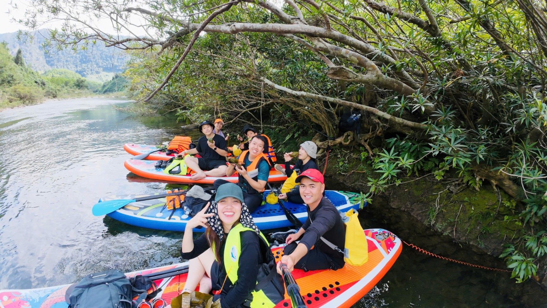 Trải nghiệm du lịch trong ngày với chèo SUP và trekking tại Hòa Bắc - Đà Nẵng cùng Danatrek