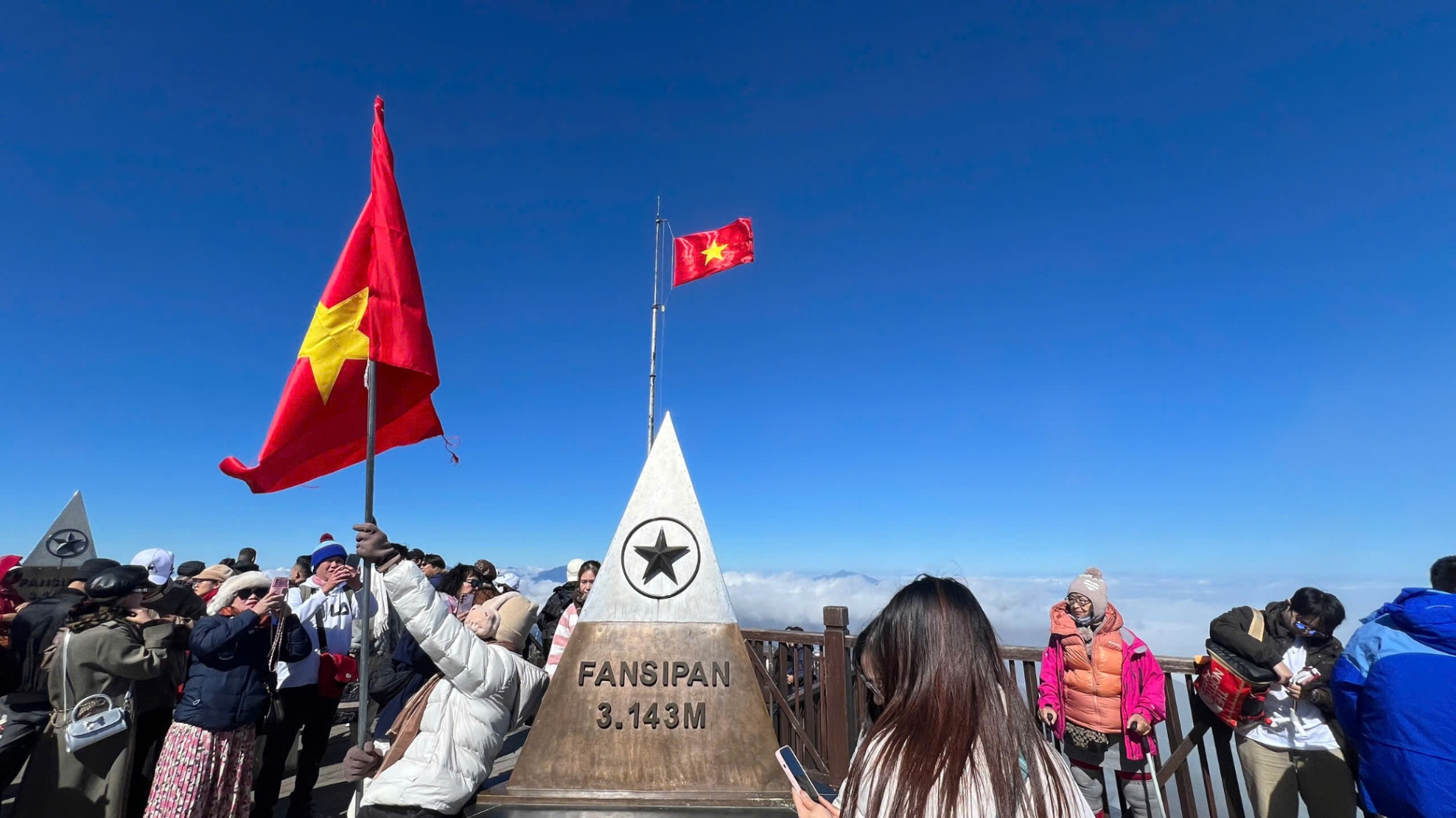 Kinh nghiệm trekking núi Fansipan của Mai Kim Lực – Hành trình chinh phục nóc nhà Đông Dương