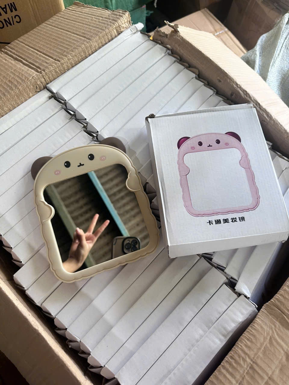 Gương trang điểm, gương decor để bàn hoạ tiết hình gấu nhiều màu đáng yêu, dễ thương - Gương con gấu giá sỉ