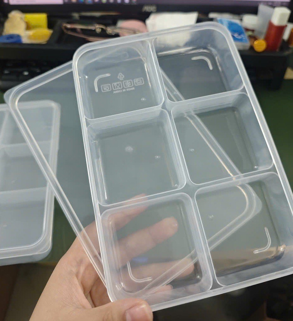 Hộp nhựa chia ngăn đựng thực phẩm loại 6 ngăn15x25x5cm chắc chắn - Hộp nhựa chia thực phẩm 6 ngăn giá sỉ
