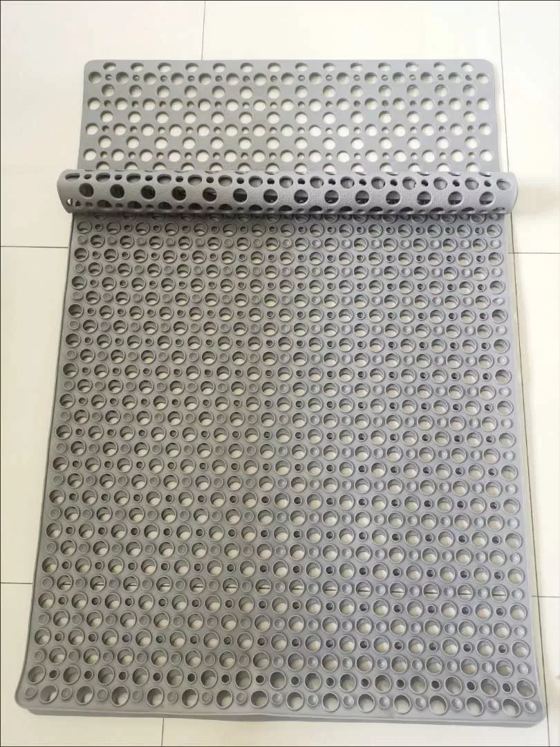 Thảm silicon dạng lưới có giác hút lót sàn nhà vệ sinh, bể bơi, sân vườn chống trơn trượt, an toàn sức khỏe - Thảm lưới silicon chống trượt giá sỉ