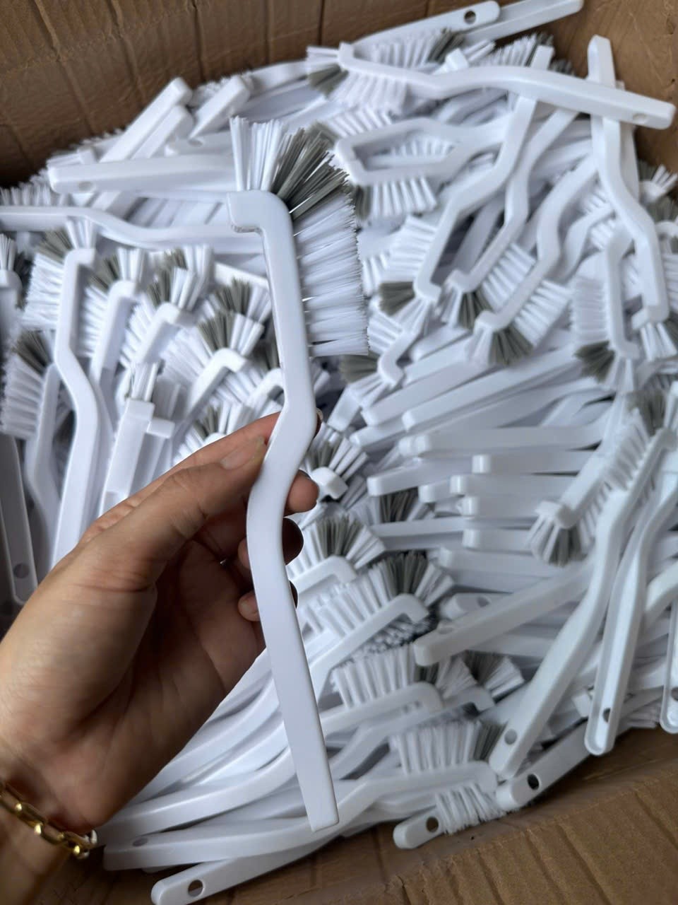 Bàn Chải đầu cong Cán Dài chuyên dụng vệ sinh Bình Sữa , chai lọ , ly thủy tinh - Bàn chải đầu cong cán dài giá sỉ