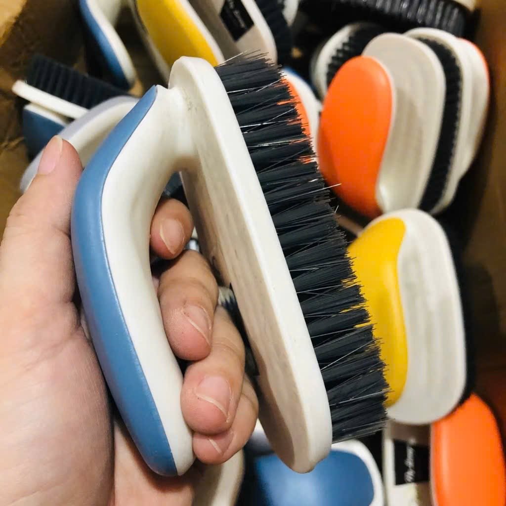 Bàn chải cán cong lông mềm SHOE BRUSH vệ sinh quần áo, giày dép không gây hỏng tiện dụng cho gia đình - Bàn chải SHOE BRUSH giá sỉ