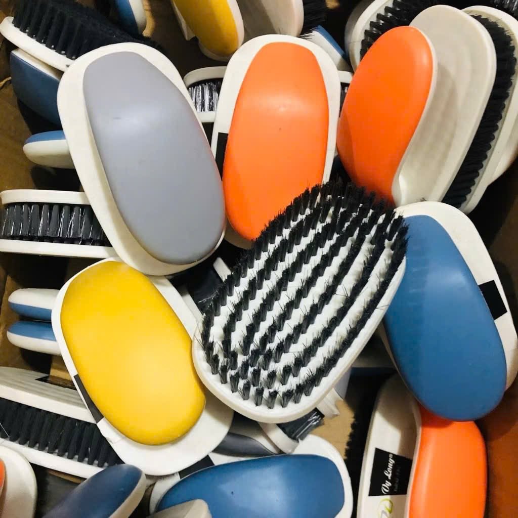 Bàn chải cán cong lông mềm SHOE BRUSH vệ sinh quần áo, giày dép không gây hỏng tiện dụng cho gia đình - Bàn chải SHOE BRUSH giá sỉ