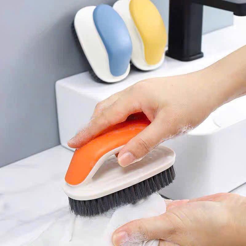 Bàn chải cán cong lông mềm SHOE BRUSH vệ sinh quần áo, giày dép không gây hỏng tiện dụng cho gia đình - Bàn chải SHOE BRUSH giá sỉ