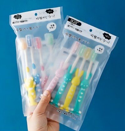 Bộ 4 cây bàn chải đánh răng hình thú dễ thương cho bé - Set 4 bàn chải hình thú giá sỉ