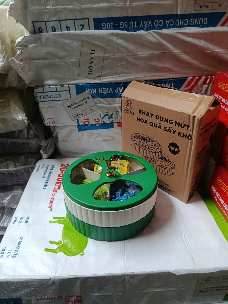 Khay Đựng Mứt Tết 2 Tầng Con Hưu Vàng, Điêu Khắc Tinh Tế, Sang Trọng, Hộp Đựng Mứt Tết, Hàng Chất Lượng