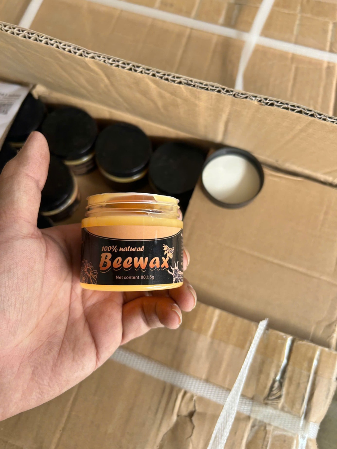Sáp Ong BEEWAX 80g Đánh Bóng, Làm Mới Phục Hồi Màu Gỗ của Bàn Ghế Tủ Cửa - Sáp ong giá sỉ