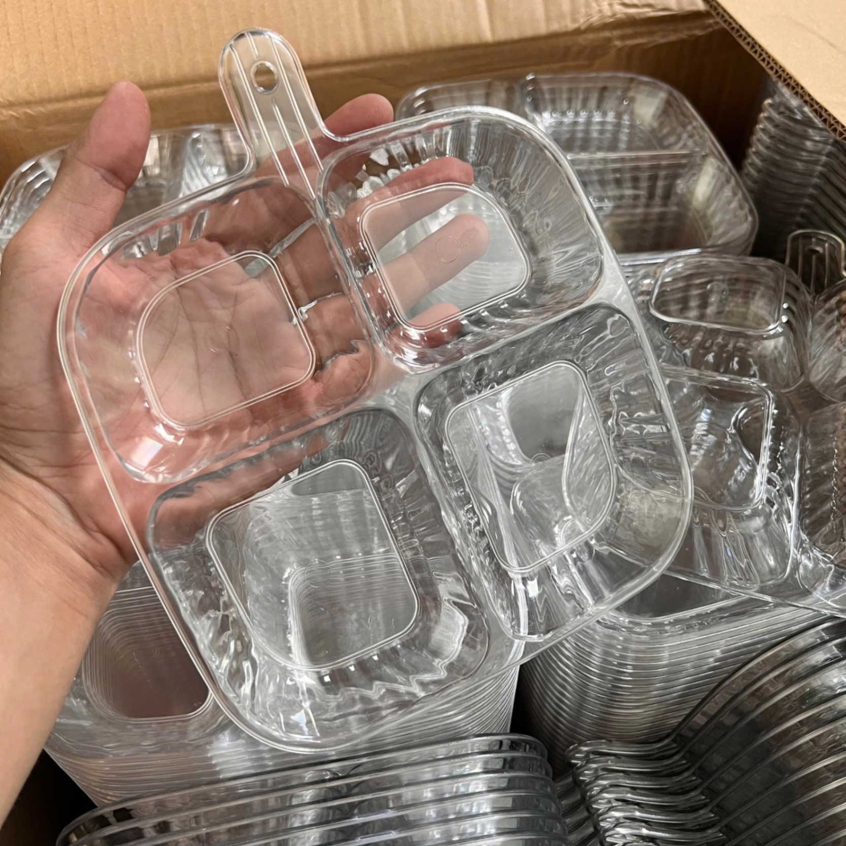Khay nước chấm NHỰA TRONG, Gia Vị 4 Ngăn, Đĩa Chia Ngăn Nhựa An Toàn Nhà Bếp - Khay nước chấm giá sỉ