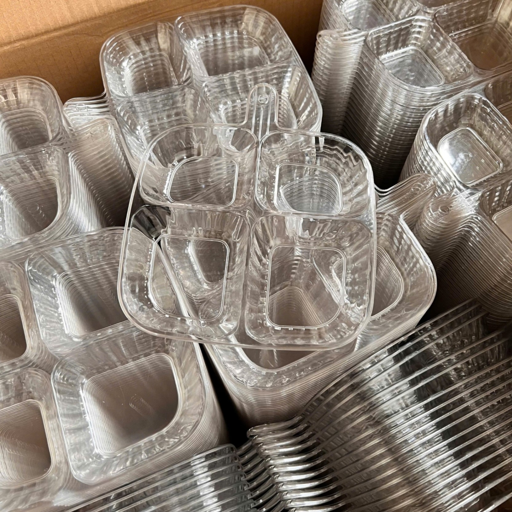 Khay nước chấm NHỰA TRONG, Gia Vị 4 Ngăn, Đĩa Chia Ngăn Nhựa An Toàn Nhà Bếp - Khay nước chấm giá sỉ
