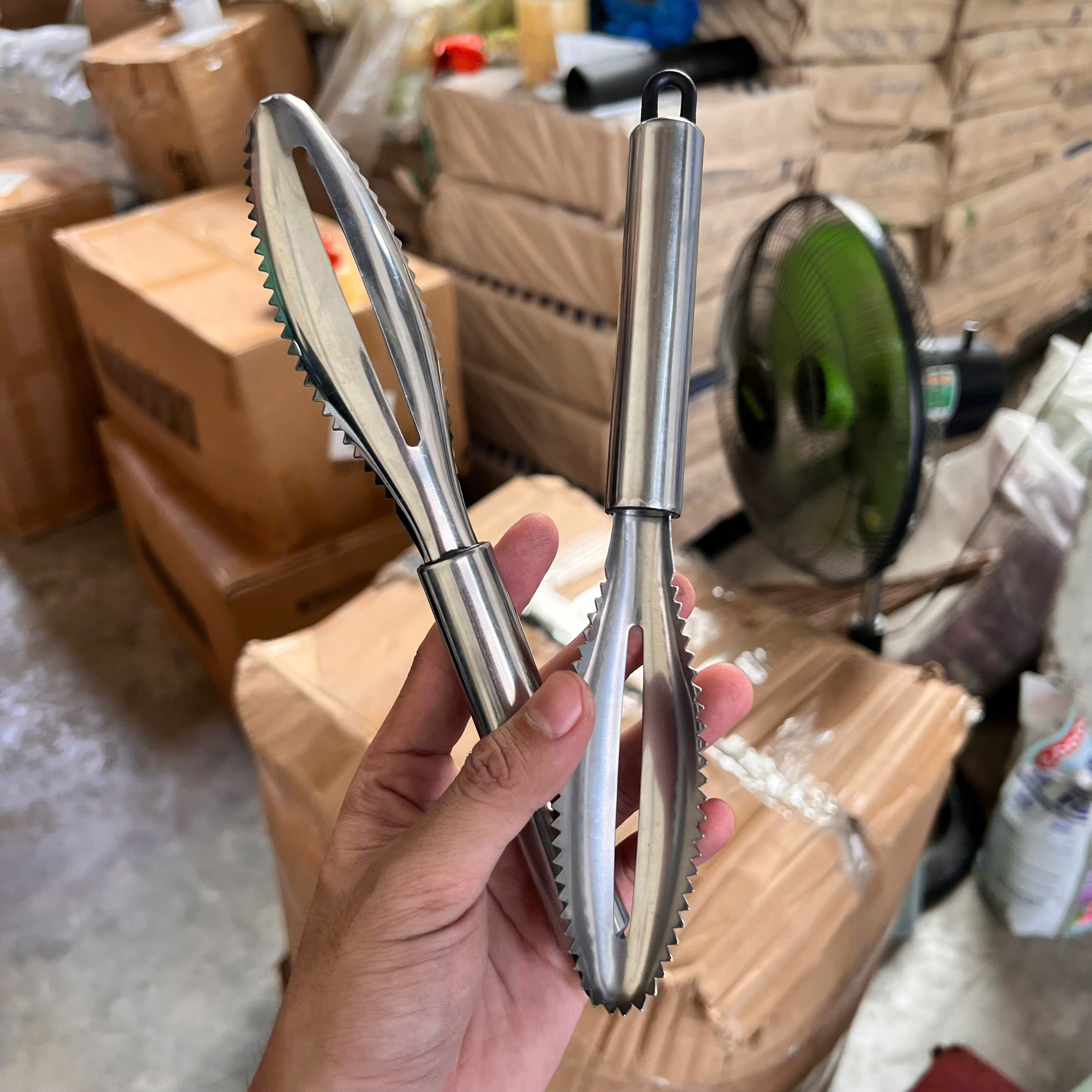 Cây đánh vẩy cá INOX - đồ INOX giá sỉ tại kho