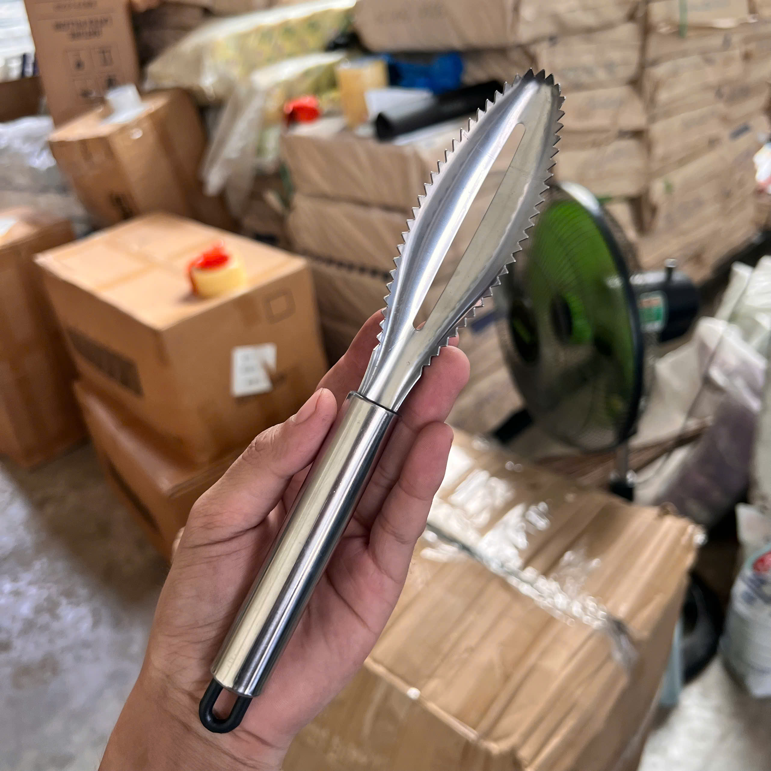 Cây đánh vẩy cá INOX - đồ INOX giá sỉ tại kho