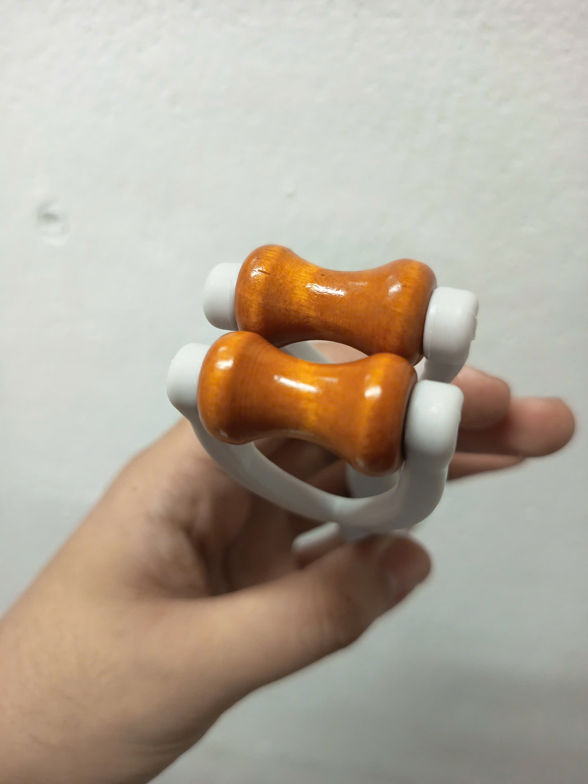 Dụng cụ Mát xa ngón tay con lăn bằng gỗ, có bi lăn, mát xa ngón tay FIN, kích thích huyệt đạo, giảm đau - Gia dụng giá sỉ