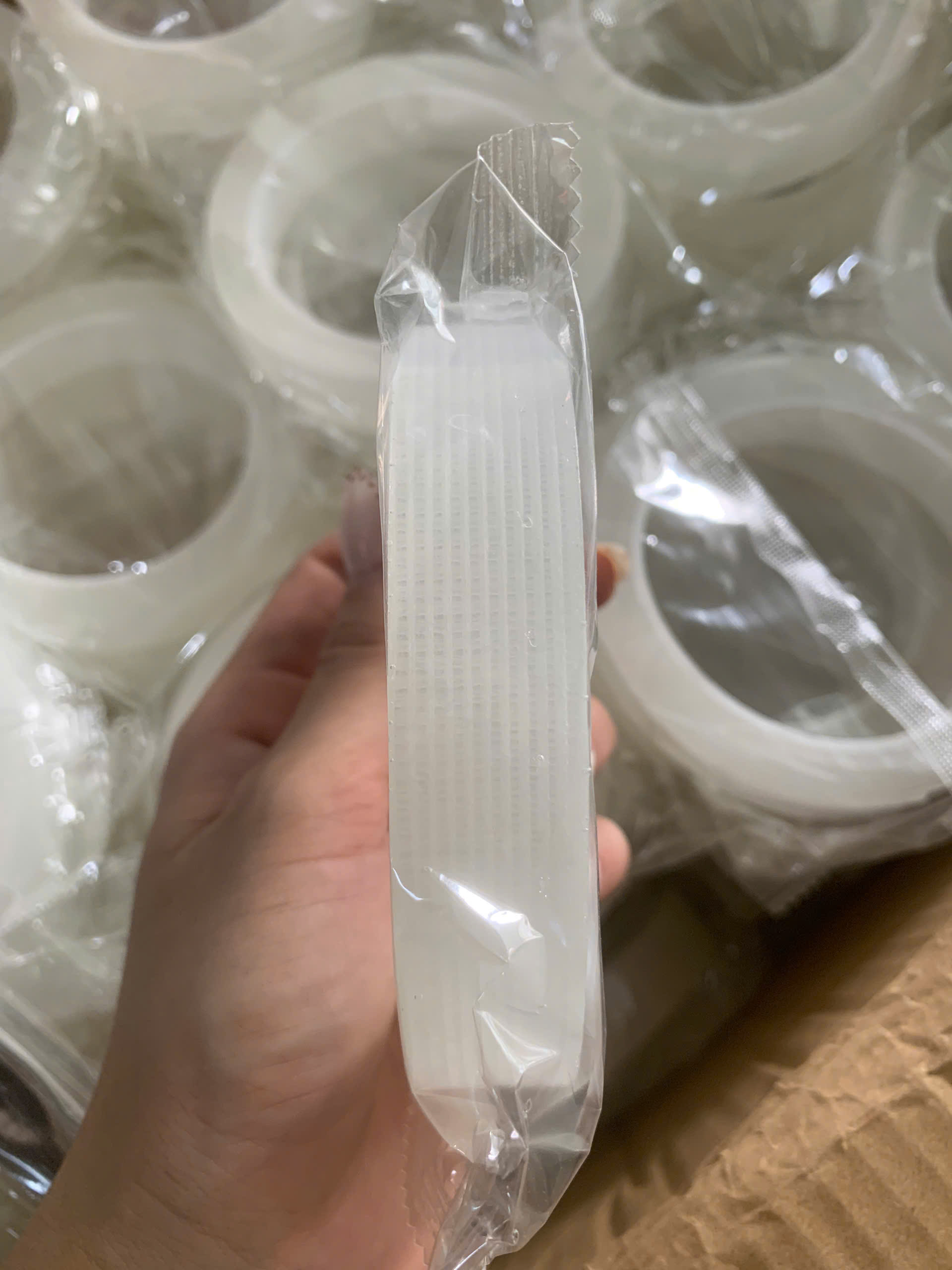 Keo nano, băng keo mặt lưới 2 Mặt siêu dính, loại dày dài 3m, rộng 2cm - Băng keo nano mặt lưới giá sỉ
