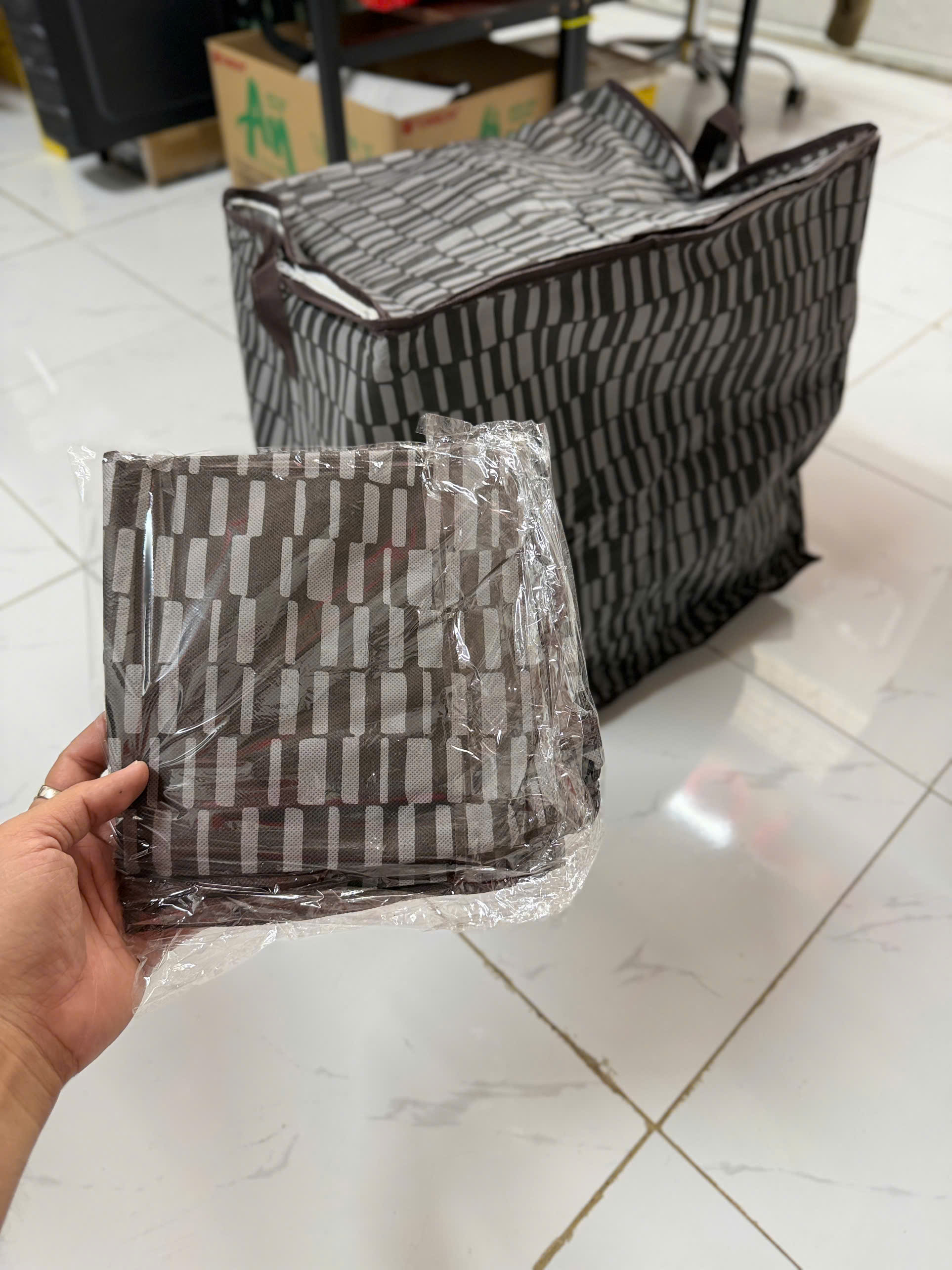 Túi vải đựng đồ đa năng loại 100L có thể gấp gọn lưu trữ quần áo chăn màn - Túi đựng 100L giá sỉ