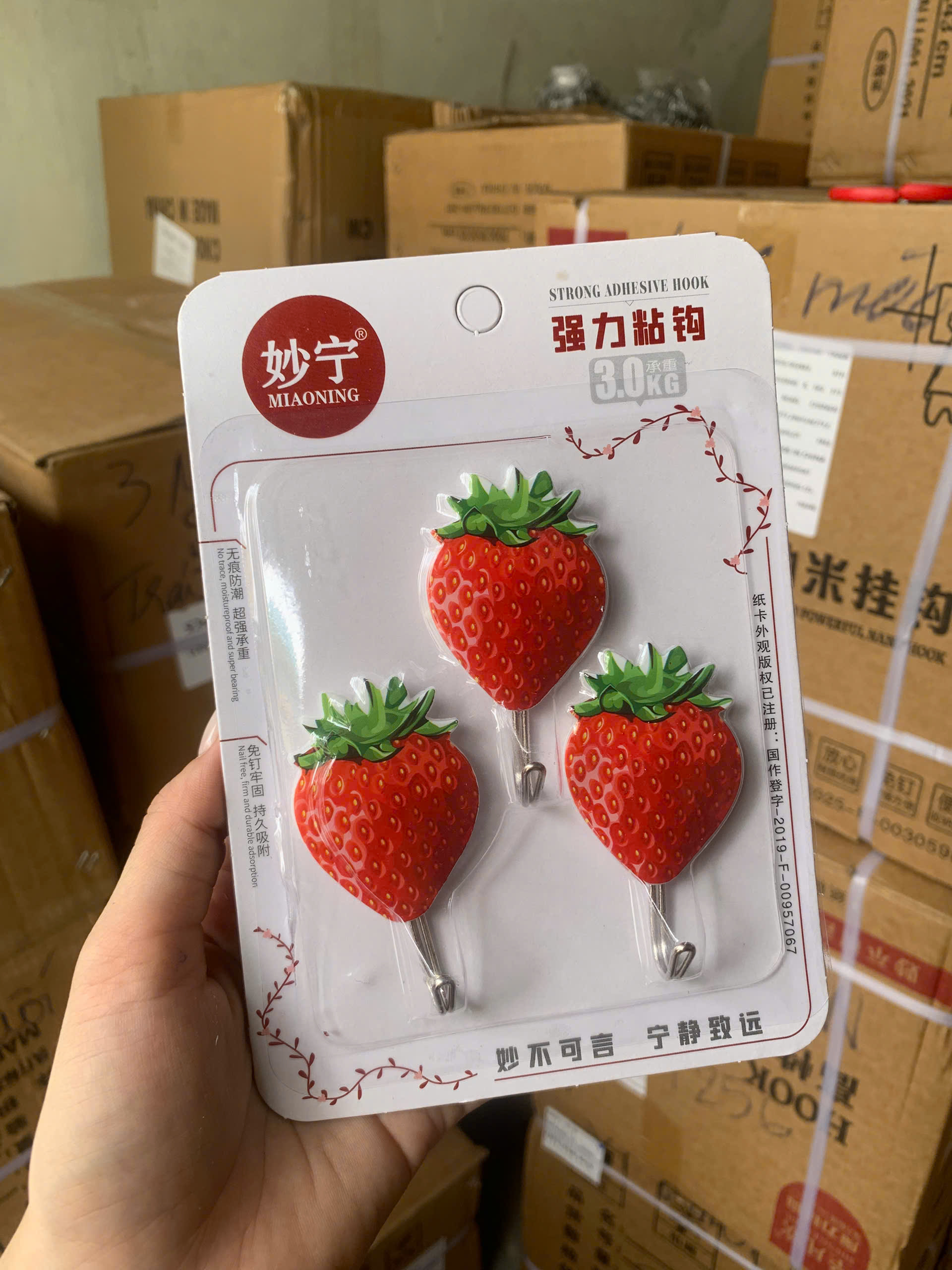 Vỉ 3 móc dán trái cây, thùng trộn 4 mẫu, hàng đẹp có HĐ - Móc dán tường giá sỉ