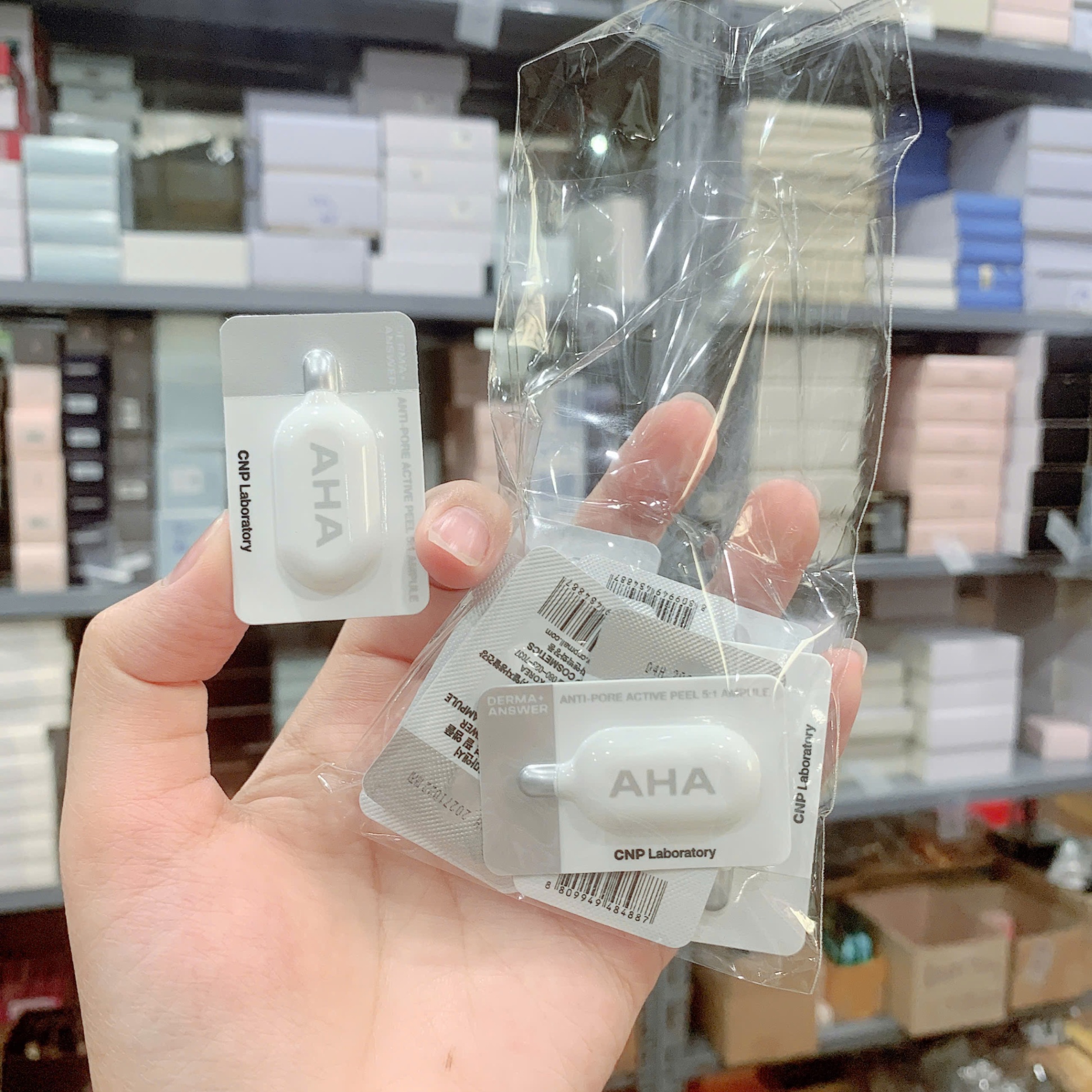 m834 - Ống Tinh chất AHA CNP Laboratory 0.7ml