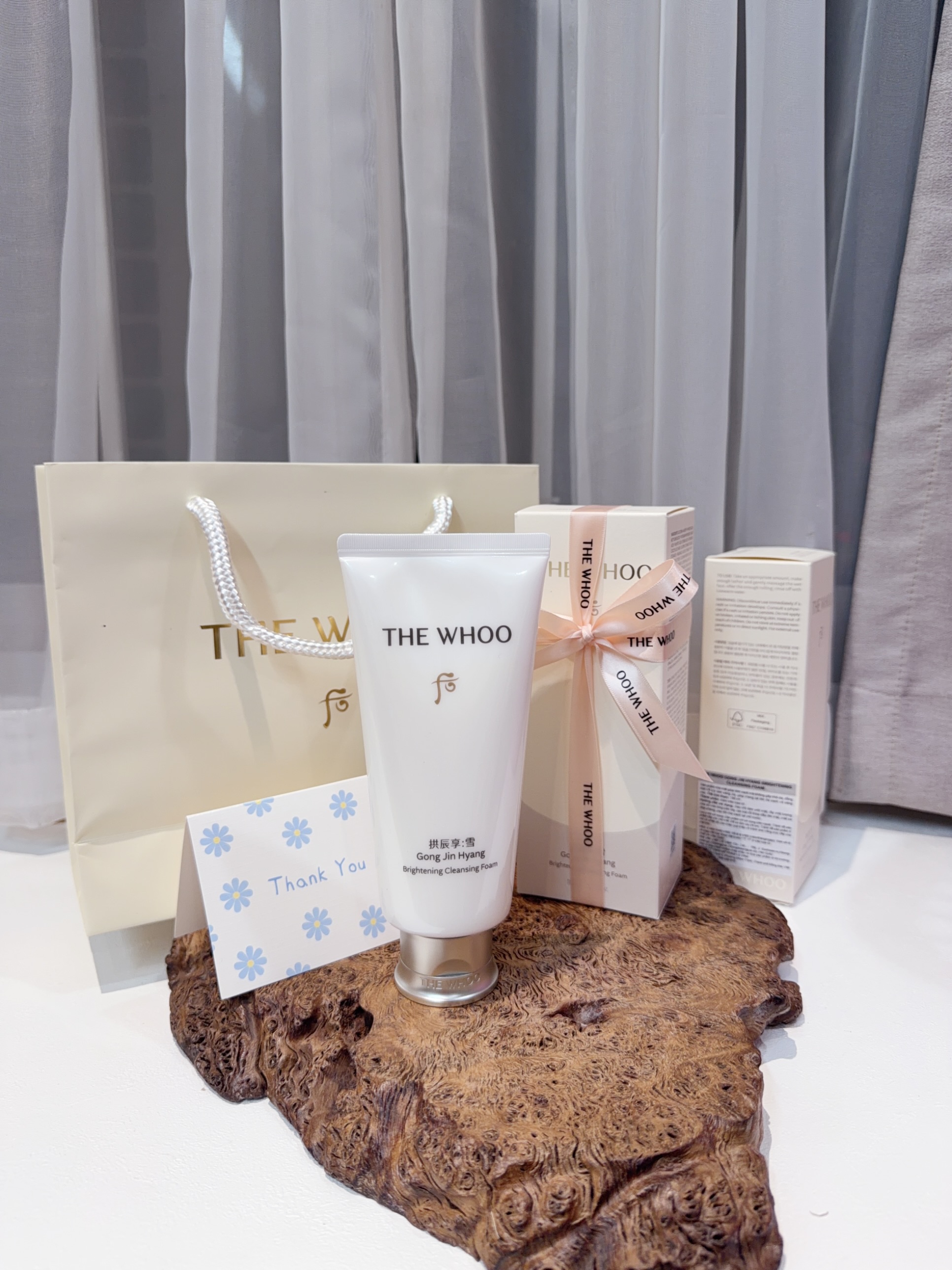 M431 (Mẫu mới) Sữa rửa mặt Whoo Trắng Gongjinhyang Brightening Cleansing Foam 180ml