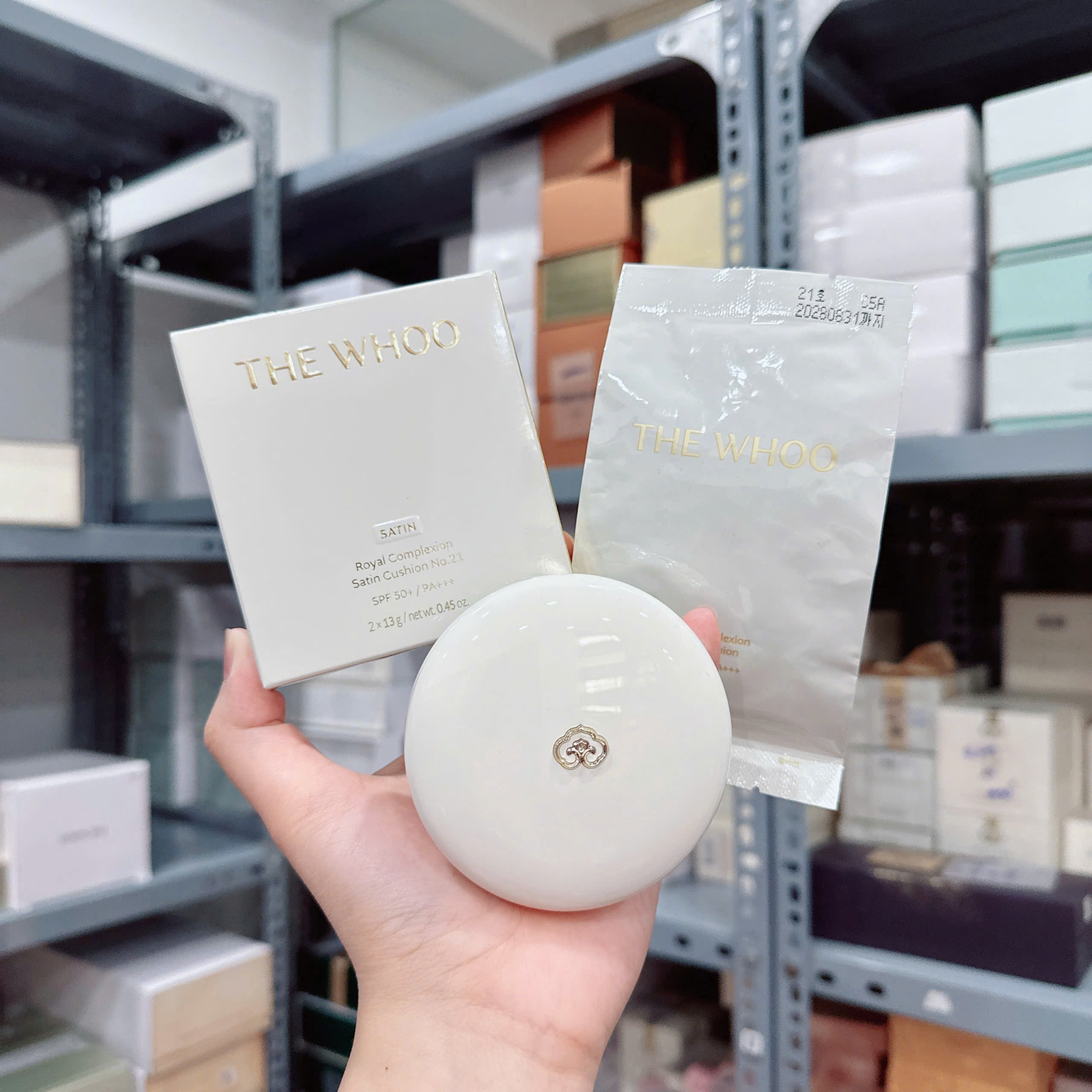 Q957 ( mẫu mới ) Cushion Whoo vàng The Whoo Royal Complexion Satin Tone 21 (date 8/2028 )
