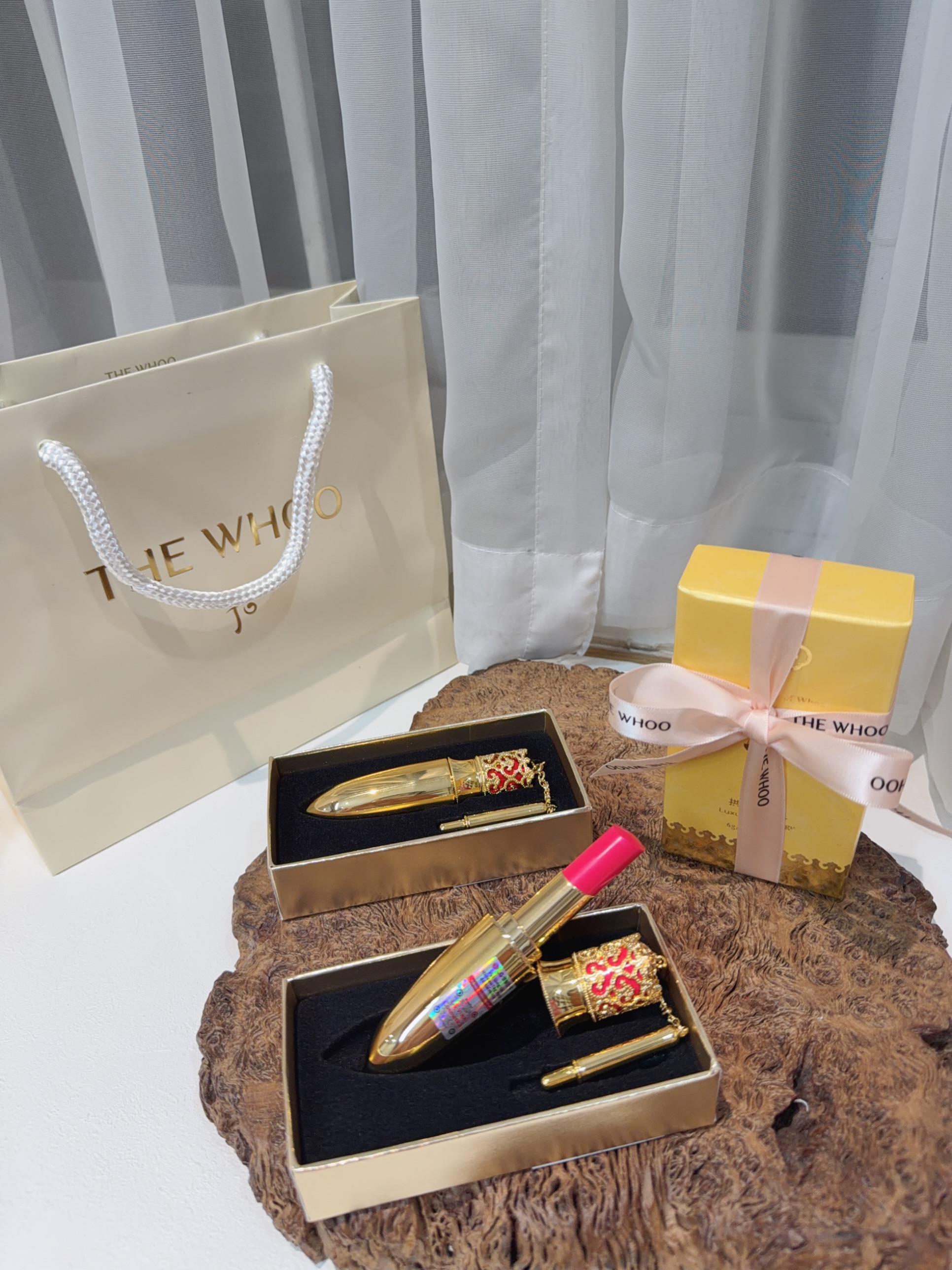 S243 ( son đạn ) Son Whoo luxury lip rouge 15