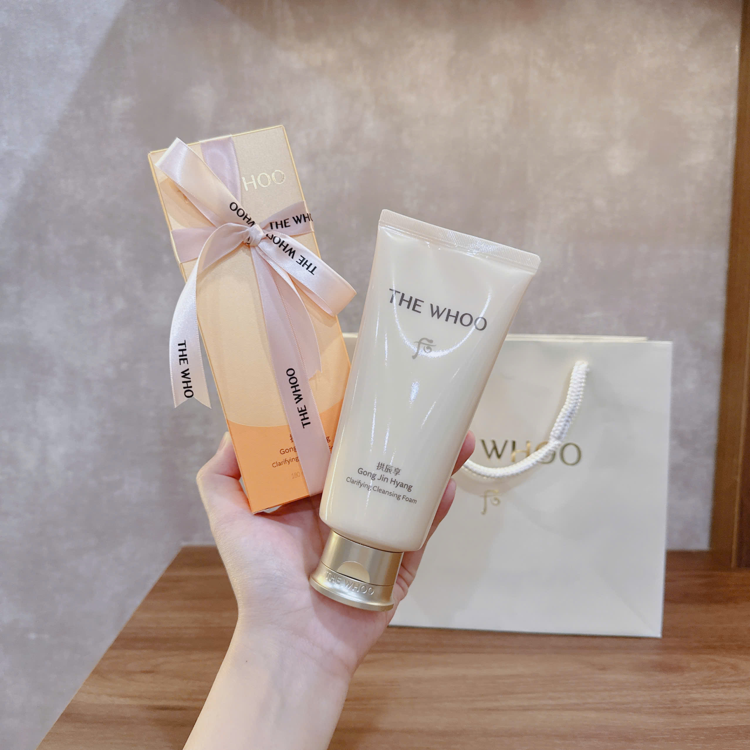S267 ( CÓ VỎ ) Sữa Rửa Mặt Whoo Vàng The Whoo GongJinHyang Clarifying Cleansing Foam 180ml ( 2029 )