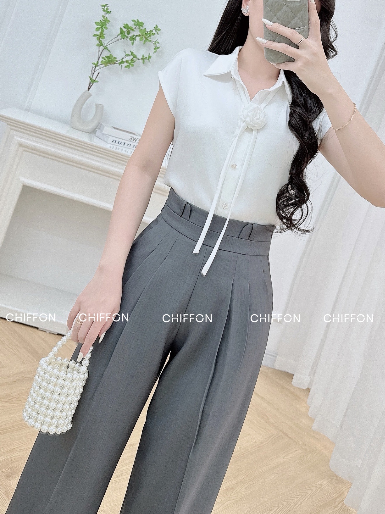 Áo sơ mi lụa tay hến dây hoa