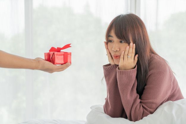 Mua quà tặng bạn thân con gái top những món quà mang nhiều ý nghĩa