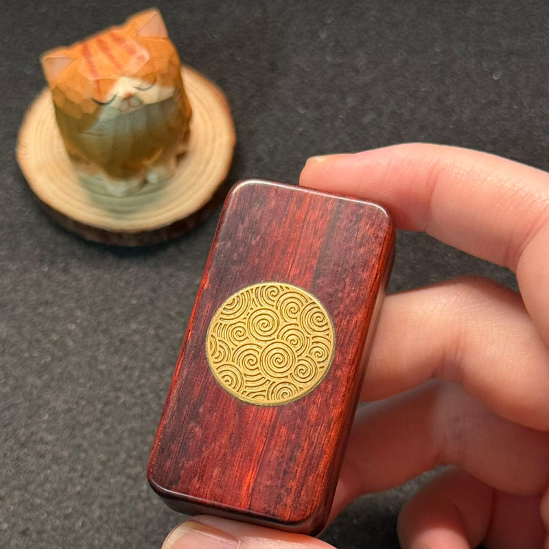 Thẻ Đẩy EDC Gỗ Huyết Tần by Gooden Wood