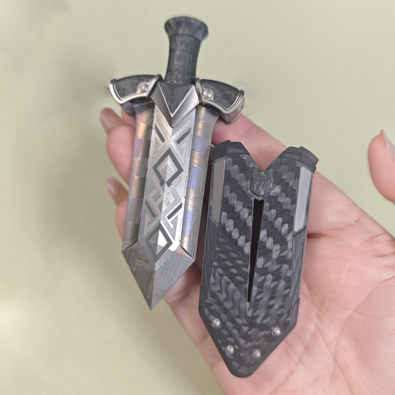 Thẻ Đẩy EDC Tactics Aroung Light Slider Kiếm Carbon by TiNB