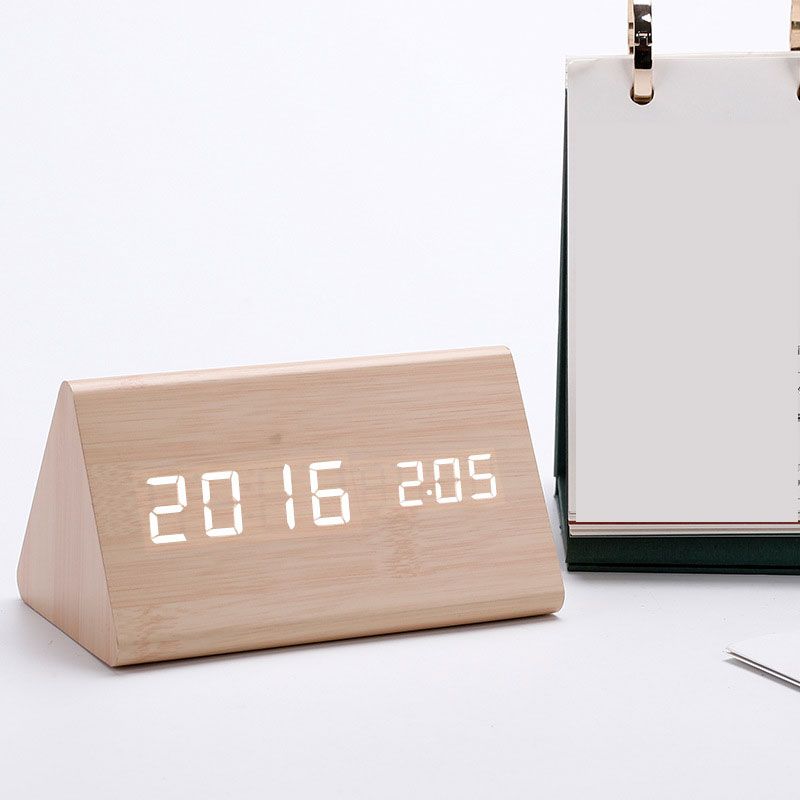 Đồng hồ LED Khối gỗ (Wooden Digital Alarm Clock) - Hình tam giác 15 x 9 x 8 cm