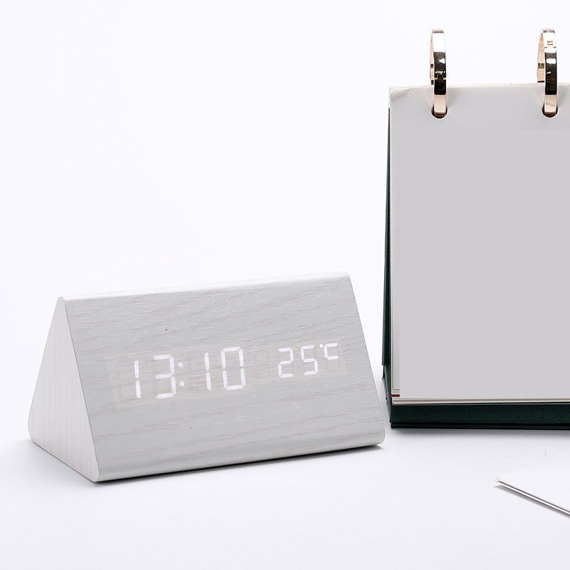 Đồng hồ LED Khối gỗ (Wooden Digital Alarm Clock) - Hình tam giác 15 x 9 x 8 cm