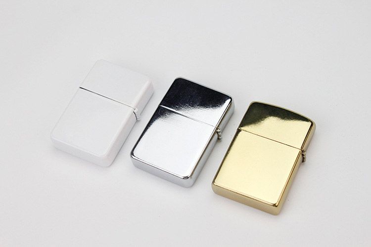 khắc tên lên hộp quẹt zippo