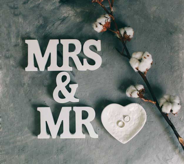 Bộ chữ Gỗ trắng Mr & Mrs trang trí bàn tiệc cưới gallery