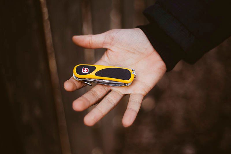 Dao đa năng chính hãng Victorinox Swiss Army EvoGrip S18 Pocket Knife, Yellow 85mm