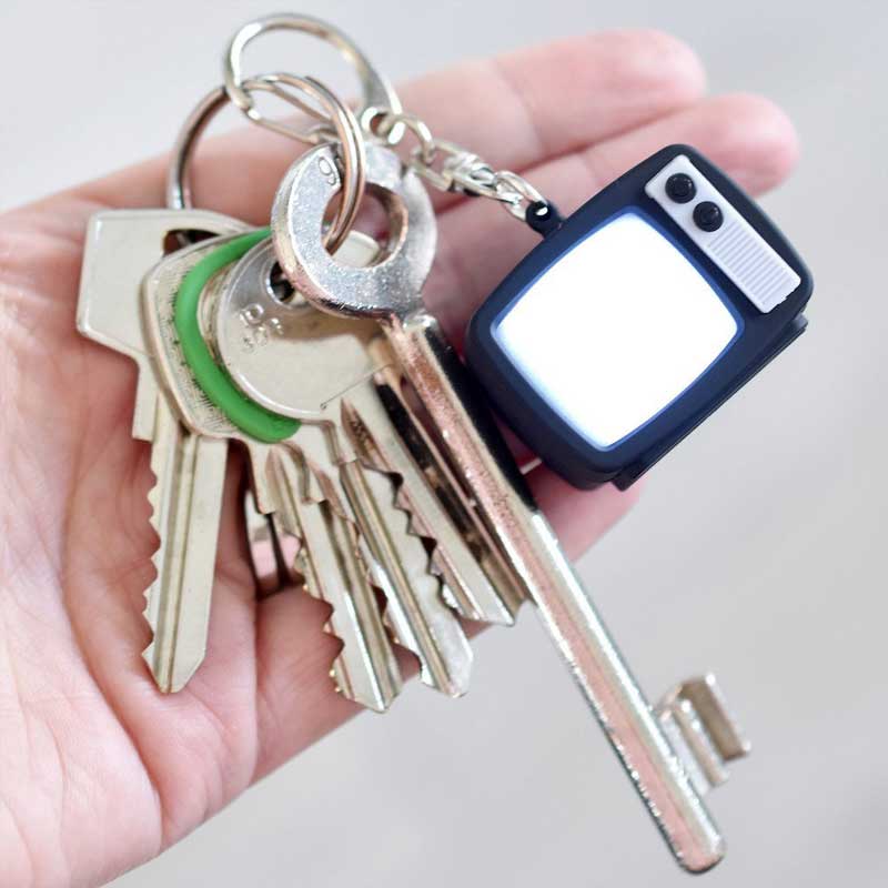 MÓC KHÓA HÌNH TIVI CỔ - CHỚP ĐÈN CÓ ÂM THANH (LED KEYRING RETRO TV)