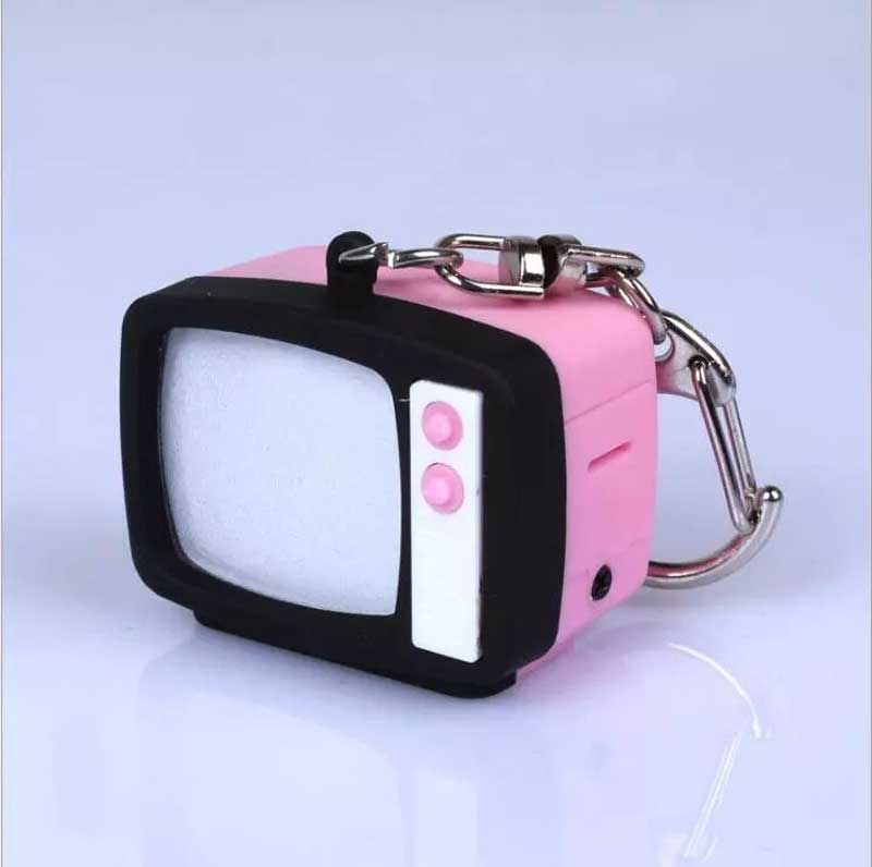 MÓC KHÓA HÌNH TIVI CỔ - CHỚP ĐÈN CÓ ÂM THANH (LED KEYRING RETRO TV)