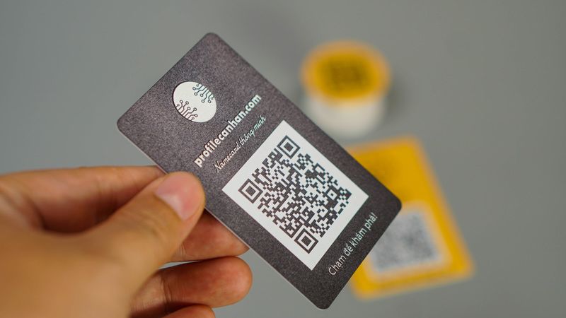 làm thẻ cá nhân thông minh nfc card visit điện tử theo yêu cầu