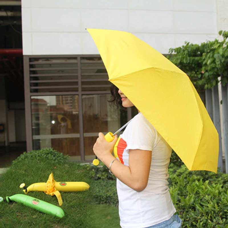 DÙ HÌNH TRÁI CHUỐI UMBANANA (FOLDABLE BANANA UMBRELLA)