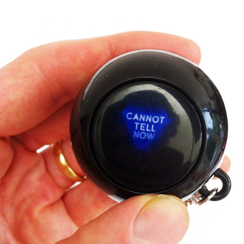 MÓC KHÓA QUẢ CẦU TIÊN TRI MAGIC 8 BALL (PROPHECY KEYCHAIN)