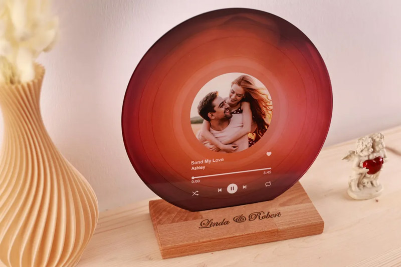 Custom-Hinh-Dia-Nhac-Vinyl-In-Hinh-Theo-Yeu-Cau-15-cm-3.jpg