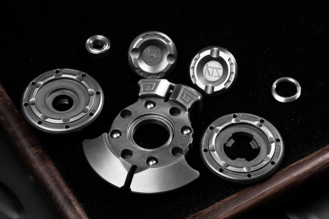 Spinner-EDC-Chiec-Rui-by-KTS-Ban-Titan-Like-New-_spinner-bua-riu-kts1.jpg