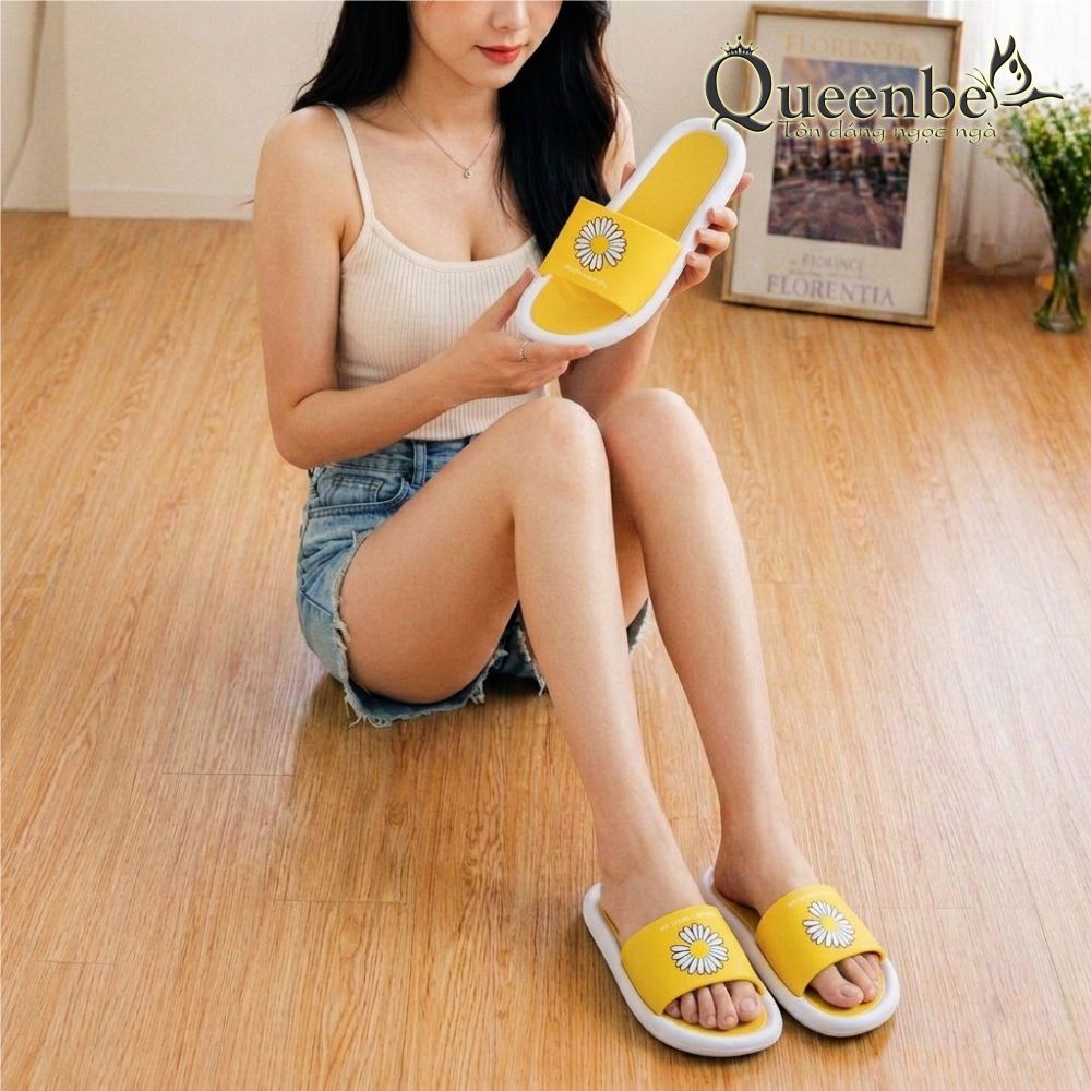 Dép nữ nhựa dẻo đi trong nhà Queenbe GLD049 in hoa cúc