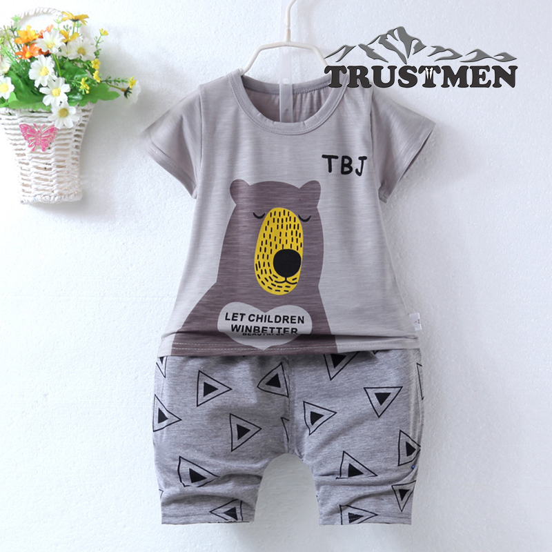 Bo-quan-ao-be-dau-gau-Trustmen-GLSET035-gom-ao-thun-gau-va-quan-lo-vai-cotton-tinh-khiet_bo_quan_ao_be_trai_mua_he_bo_do_be_trai_dep_GLSET035 (1).jpg