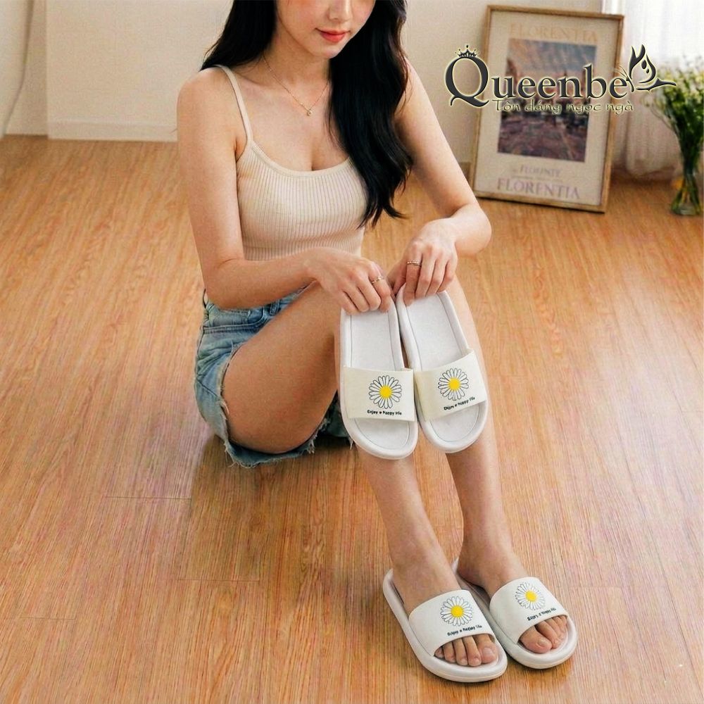 Dep-nu-nhua-deo-dep-quai-ngang-nu-Queenbe-GLD049-in-hoa-cuc-di-trong-nha-1.jpg?v=1777207322