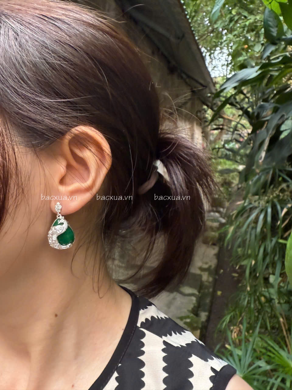Khuyên tai Khổng tước đá theo mệnh bạc nguyên chất
