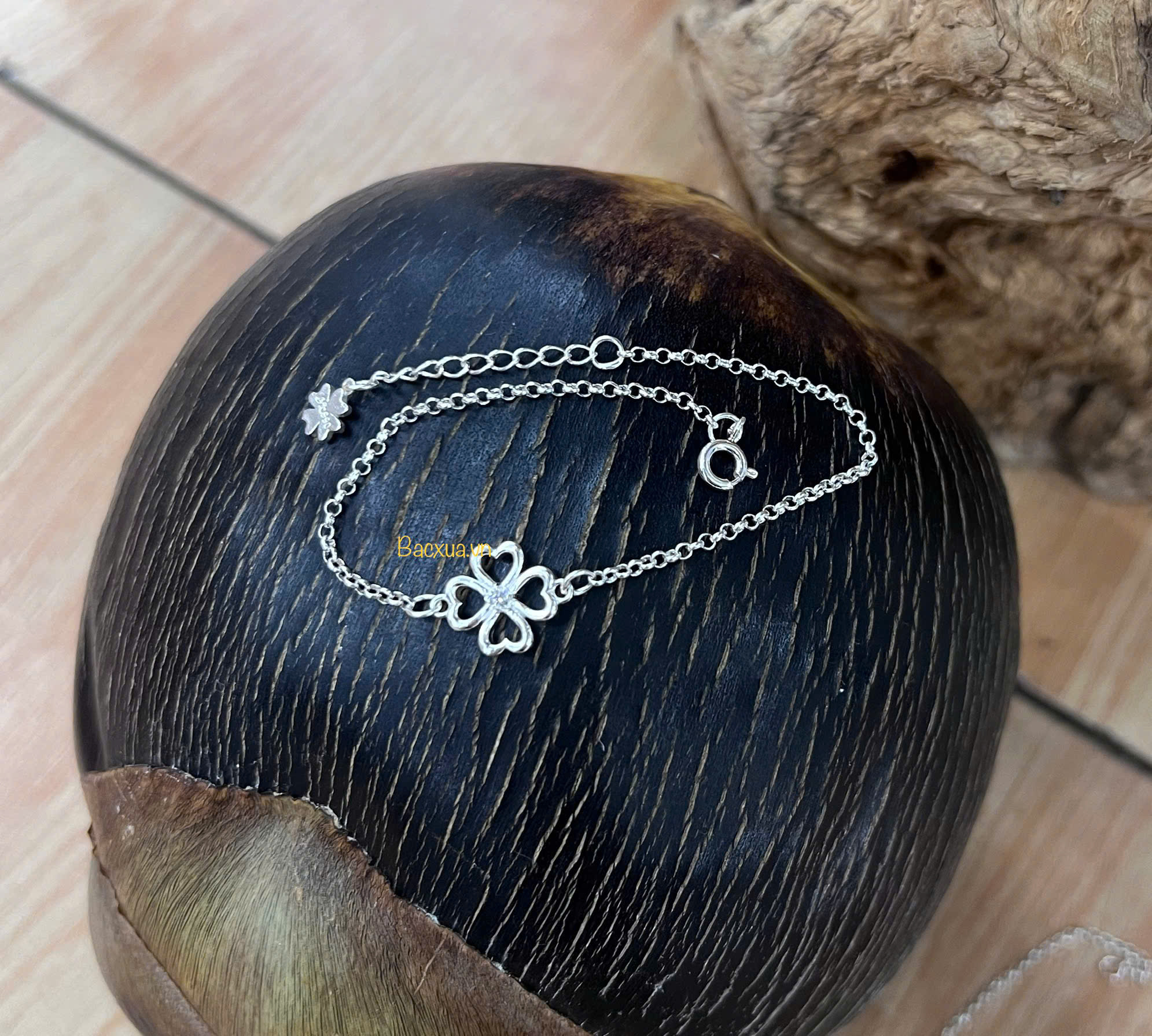 Lắc chân cỏ 4 lá bạc nguyên chất 99