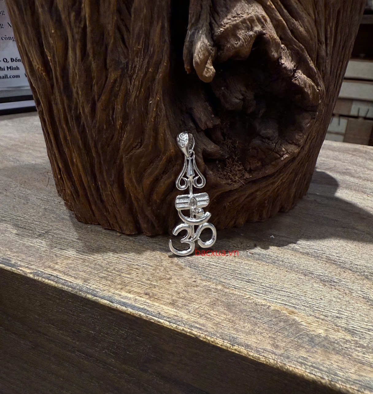 Mặt dây Shivling Om bạc nguyên chất 99