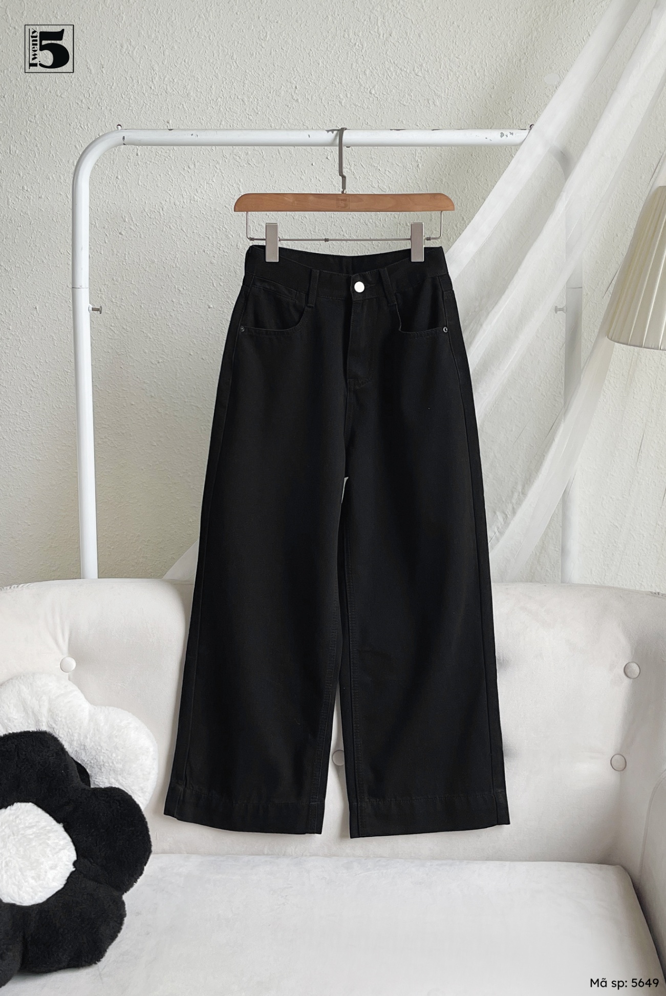 Quần jeans 5649 ống suông phong cách trẻ trung hiện đại.