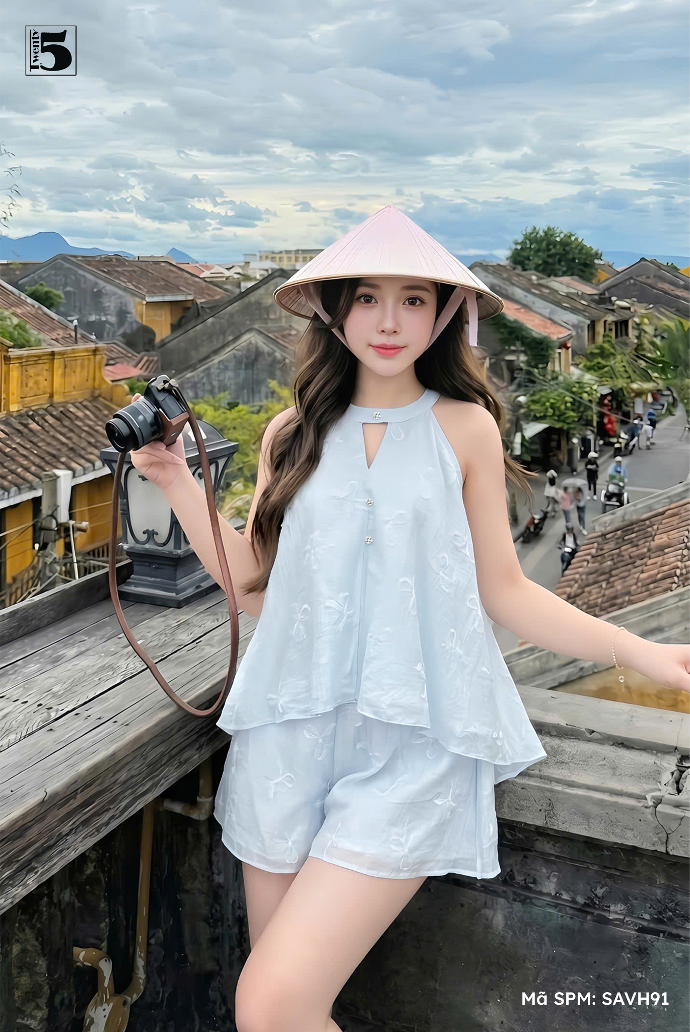 SET BỘ SAVH91-599 gồm áo cổ yếm và quần short trẻ trung, nữ tính